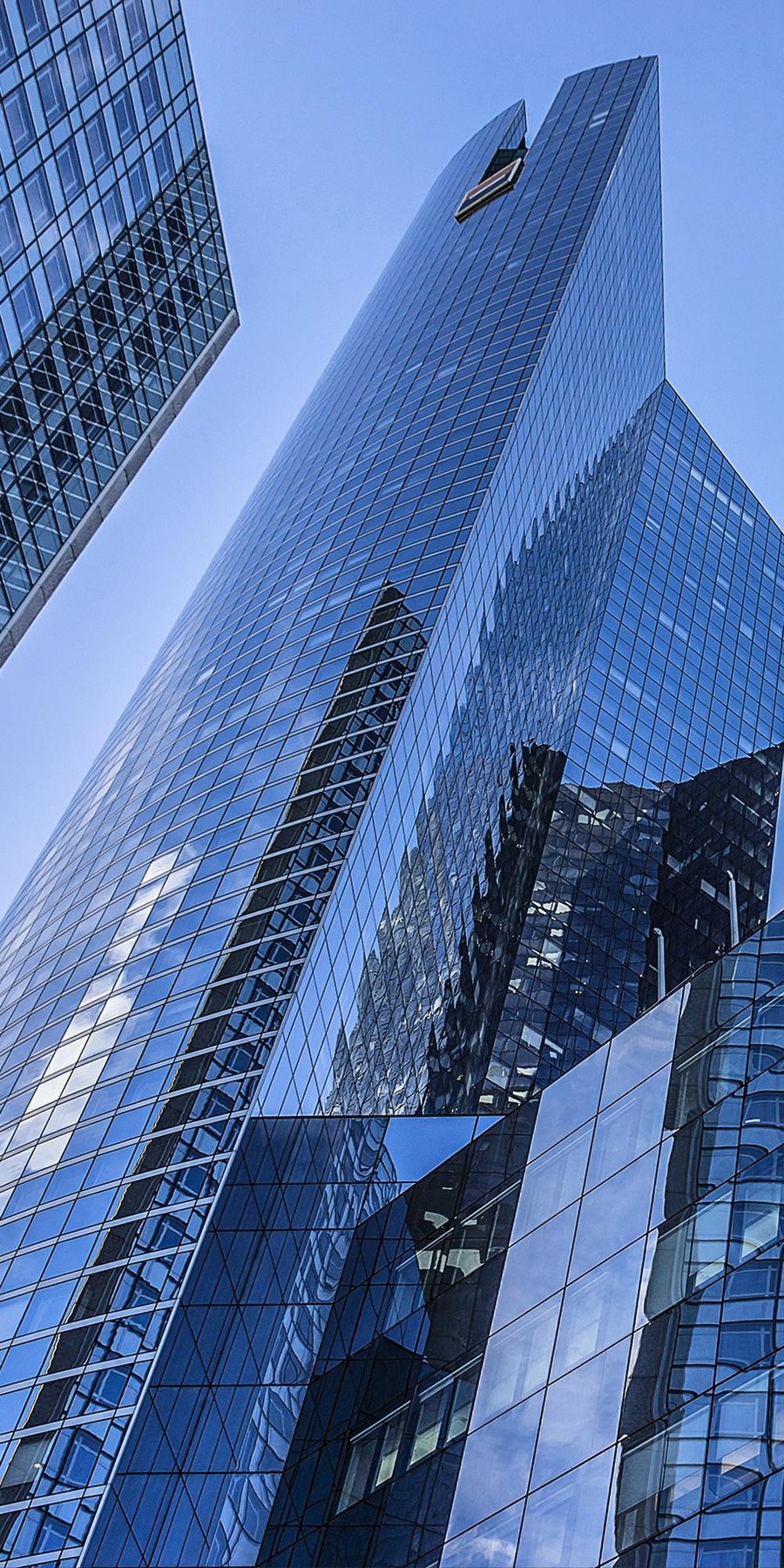Private wealth, Skyscraper architecture